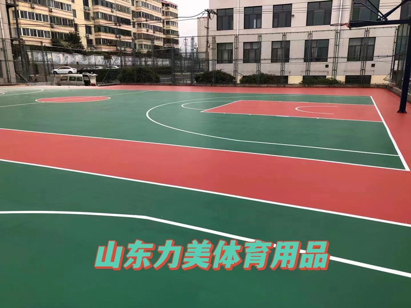 塑胶篮球场.jpg 塑胶篮球场.jpg