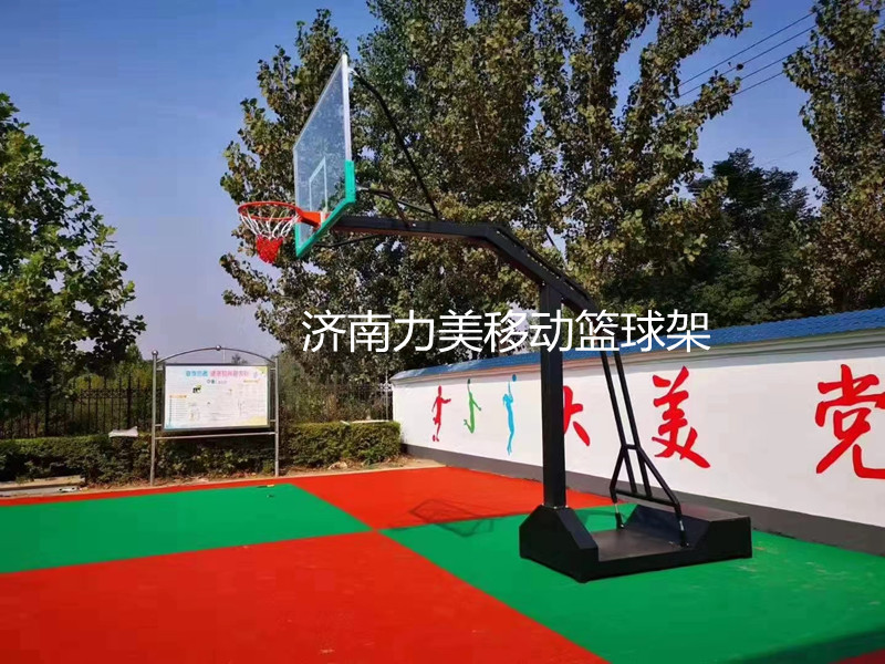 济南移动篮球架.jpg 济南移动篮球架.jpg