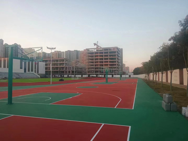 硅pu塑胶篮球场地.jpg 硅pu塑胶篮球场地.jpg